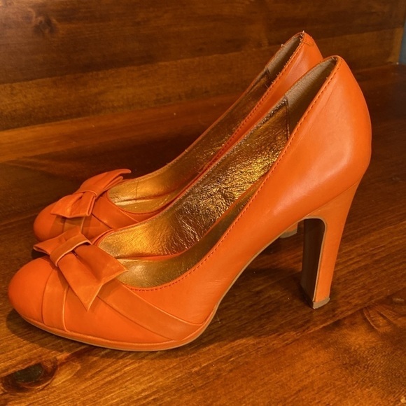 Miss Albright Orange Peachy Leather Pumps Heels Bows Sz 8 - Picture 5 of 12